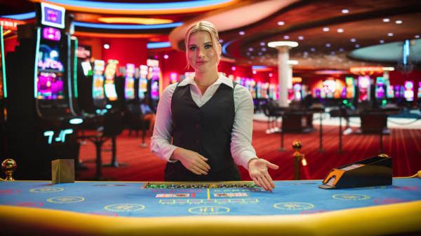 A Helpful Introduction to Entertainment Features Available Through คาสิโนออนไลน์ Services