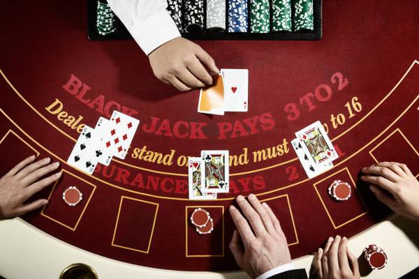 Discover Exciting Live Casino Features and Popular Baccarat Tables Through เว็บพนันออนไลน์